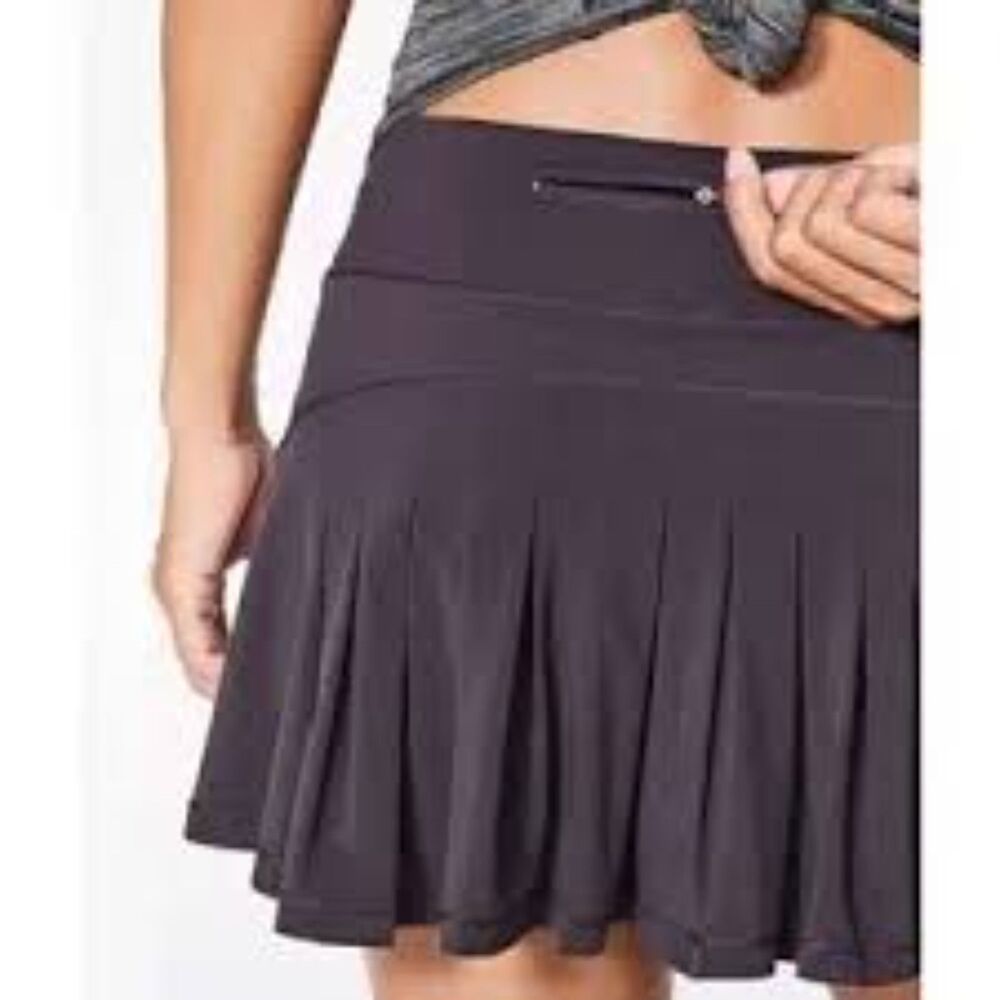 NWT Lululemon Circuit Breaker Skirt Size 8 Pelt